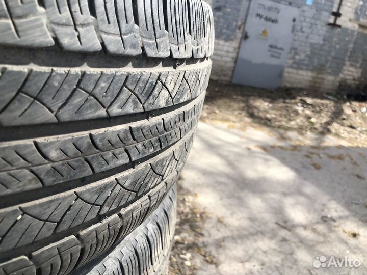 Michelin Latitude Tour HP 255/55 R18 и 255/55 R18 105V