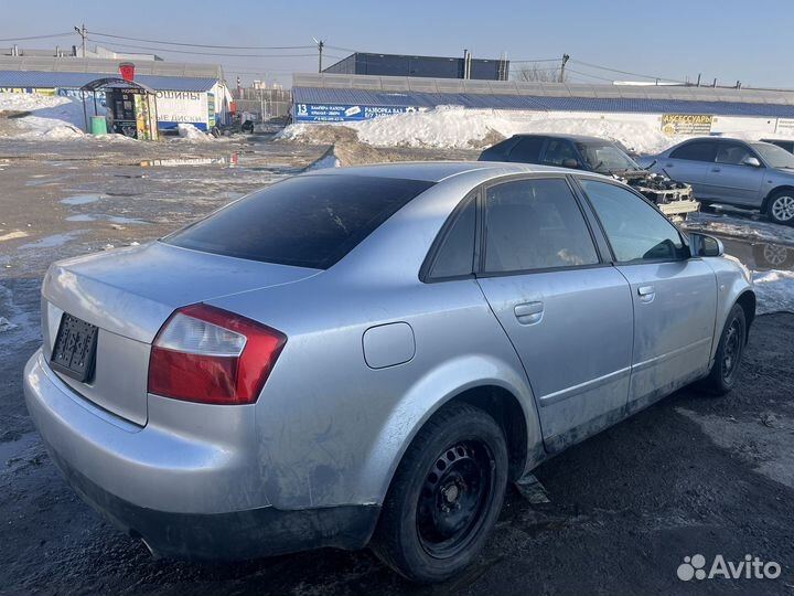 Audi A4 1.8 МТ, 2004, битый, 100 000 км