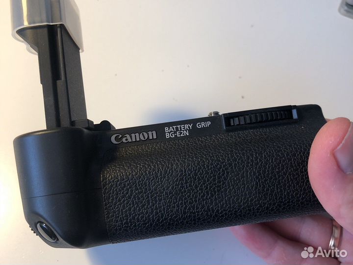 Батарейный блок BG-E2N