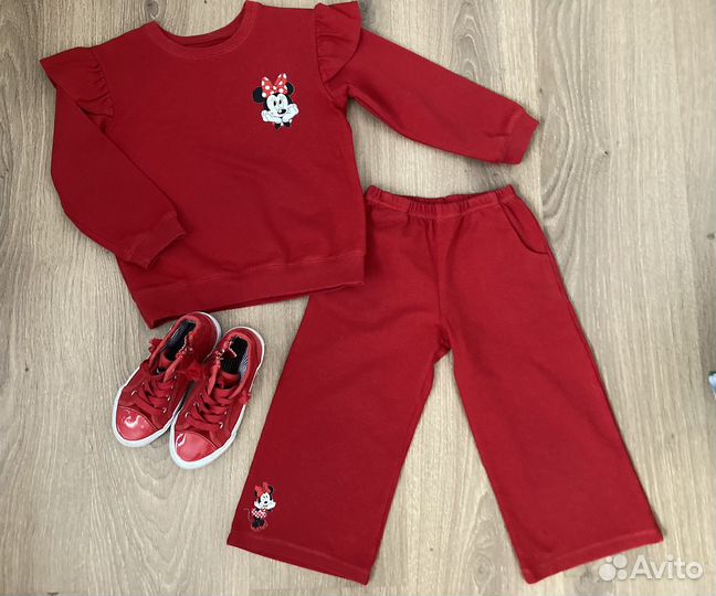 Костюм на девочку 3-4 года и кеды gulliver 26 р-р