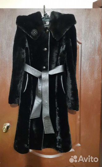 Шуба мутоновая с капюшоном