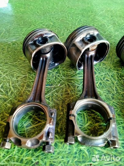 Комплект поршней с шатунами Ауди А4 Б5 1.6л 1998г