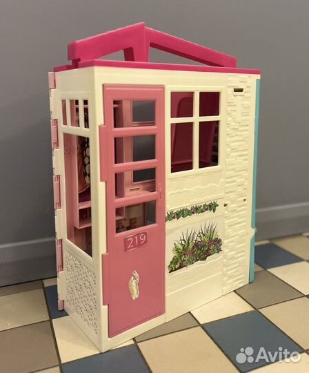 Кукольный дом барби