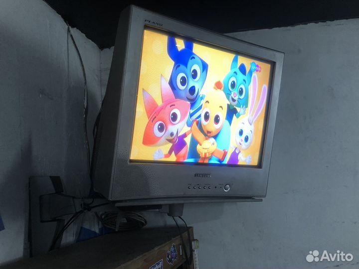 Телевизор Samsung plano