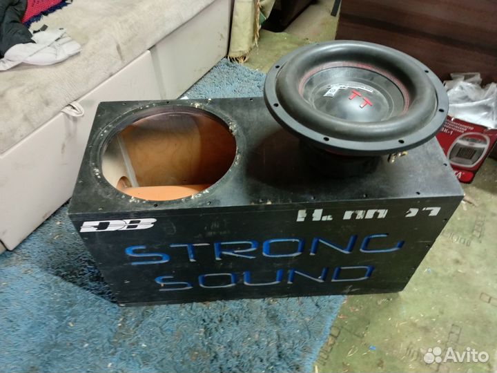 Сабвуфер в студийном коробе