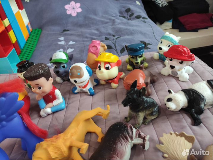 Развивающие игрушки для малышей пакетом