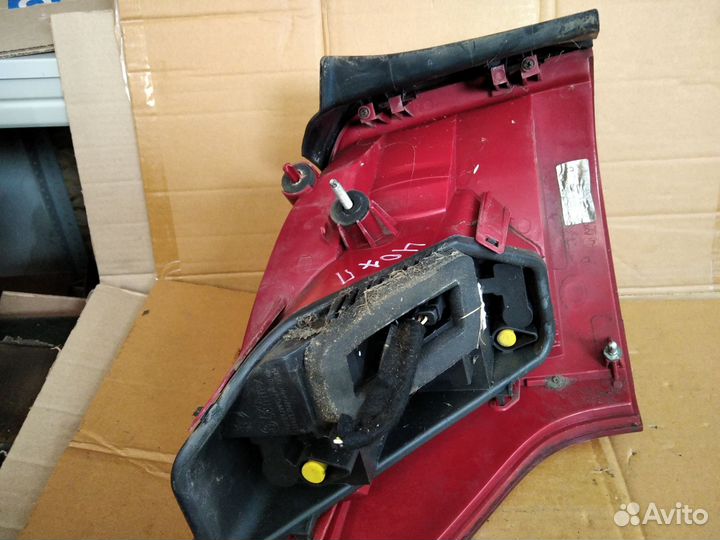 Фонарь задний правый Peugeot 407 SW