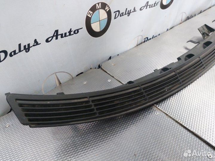 Решетка вентиляционная задней полки Bmw 325I E46