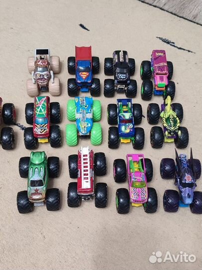 Машинки monster jam и hot wheels