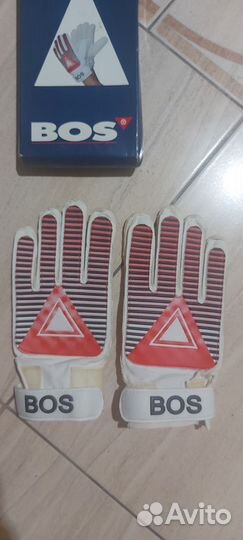 Вратарские перчатки