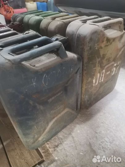 Канистры металлические 20 литров