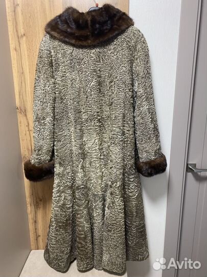 Шуба из каракульчи б/у 48 размер