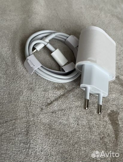 Зарядное устройство на iPhone, быстро заряжает