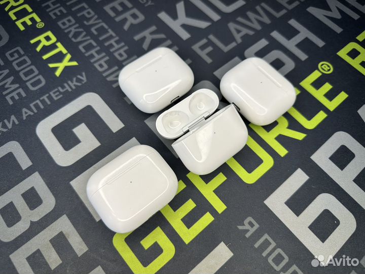 Оригинал кейс зарядный футляр для AirPods 3