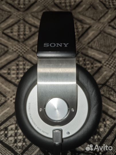 Продам музыкальные наушники Sony XB-700