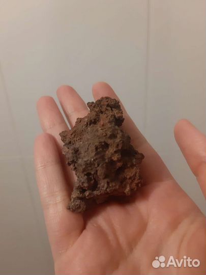 Камень из вулкана Этна