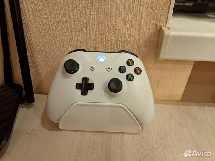 Геймпад Xbox One Wireless