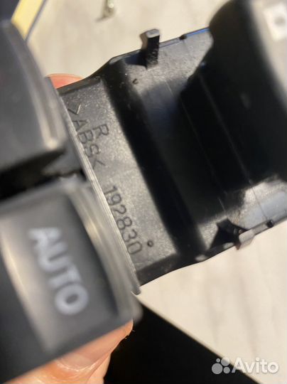 Блок управления стеклоподъемниками toyota yaris