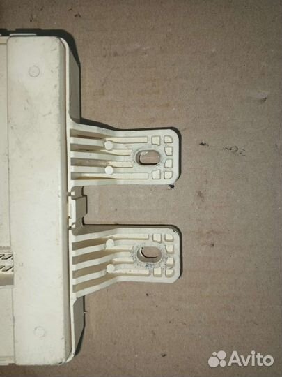 Блок предохранителей салонный Kia Sportage 3