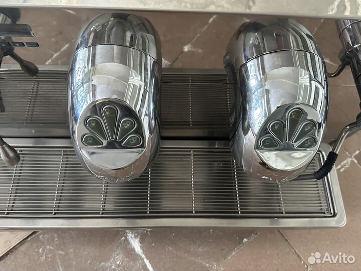 Кофемашина victoria arduino adonis