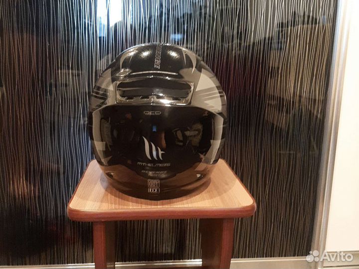 Мотоциклетный шлем размер 56-58