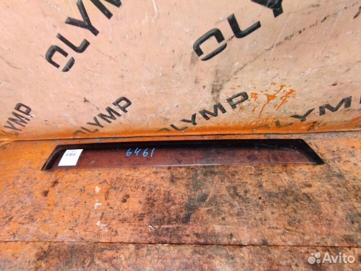 Ветровик задний левый Toyota Corolla Fielder