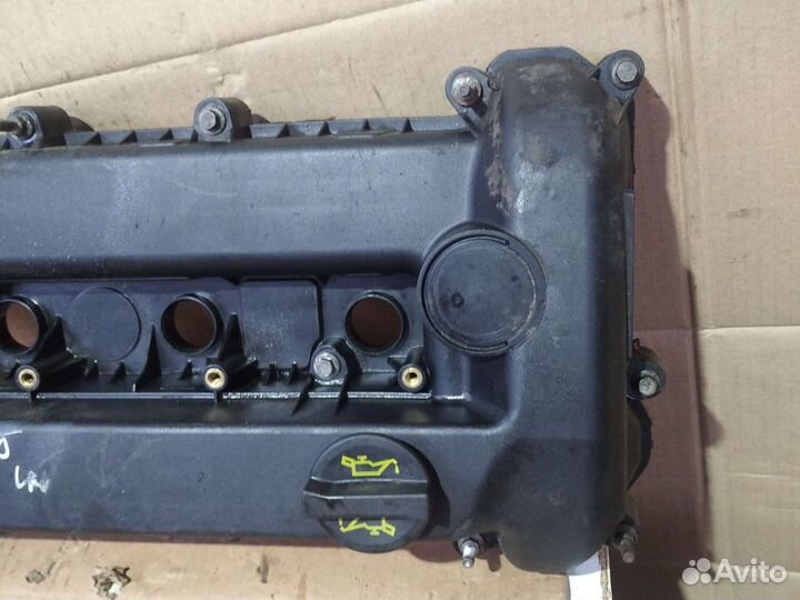 Клапанная крышка Mazda 5 2.0