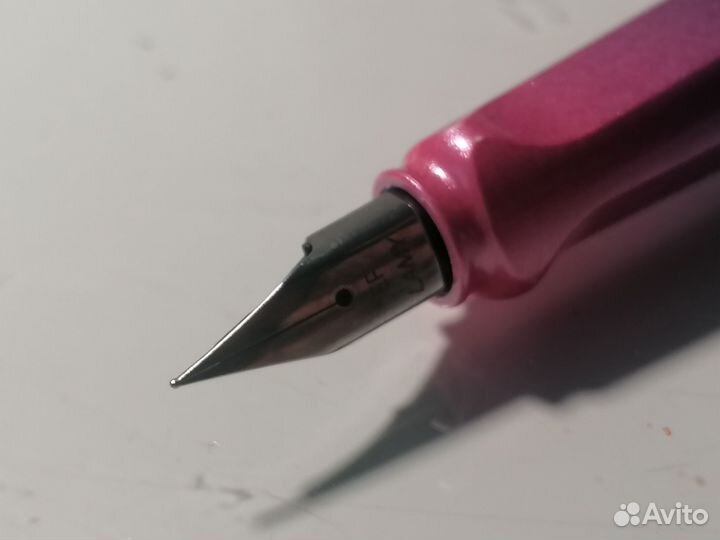 Перьевая ручка lamy