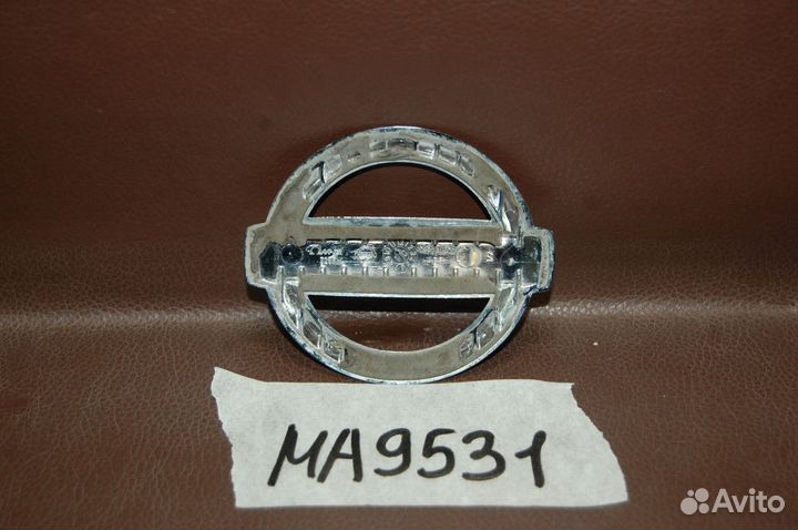 Эмблема двери багажника - Nissan Note (2005-13гг)