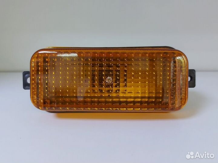 Поворотник 26.3726 желтый на камаз, маз, урал