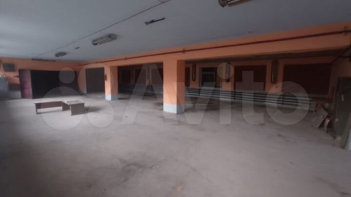 Здание, 712 м²