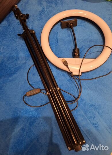 Кольцевая лампа со штативом+ 3 шт, новые, набор