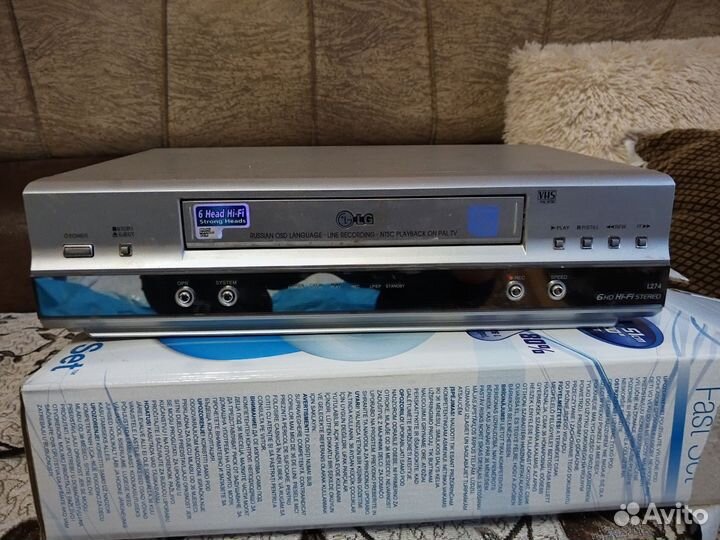 Видеомагнитофон LG