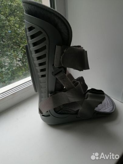 Фиксирующий аппарат на голеностопный сустав