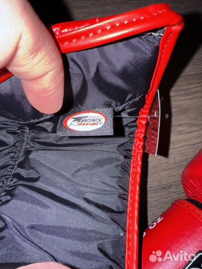 Боксерские перчатки Twins 16 oz