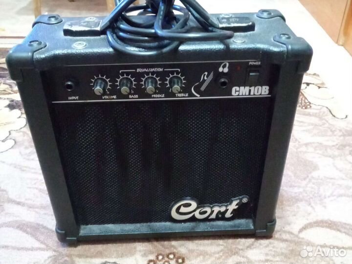 Басовый комбоусилитель cort cm10b