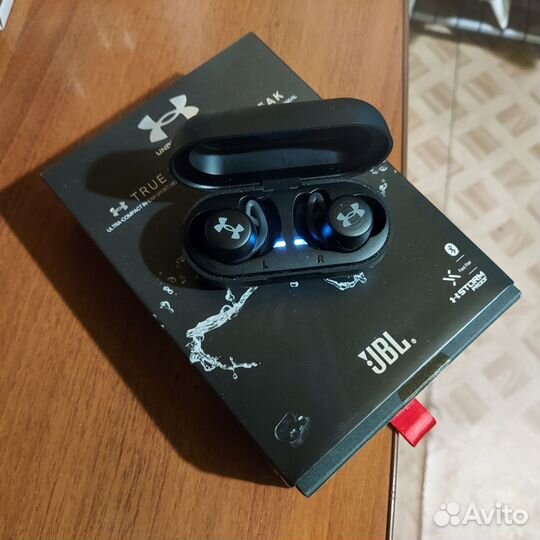 Беспроводные наушники jbl under armour