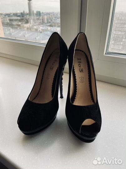 Туфли черные с открытым мысом 38-39