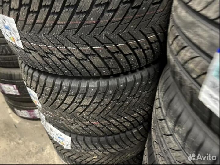 Zmax Winternova Stud II 315/35 R22 111T