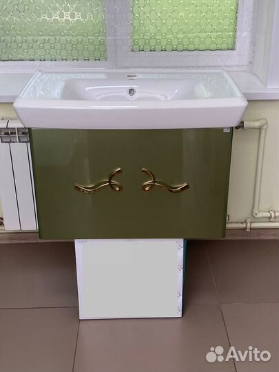 Навесной шкаф для ванной