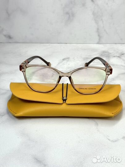 Очки Carolina Herrera