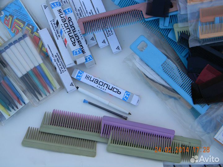 Расчёски, карандаши