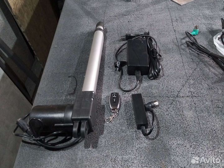 Привод для люка напольного с радио пульта