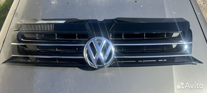 Решетка радиатора Volkswagen Multivan T5