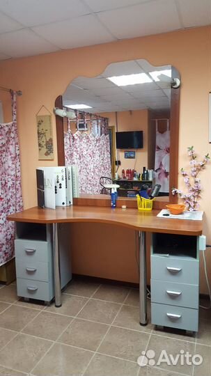 Стол парикмахерский