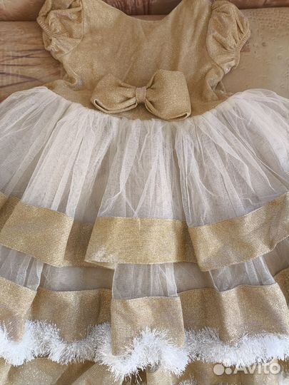 Платье для девочки четырех,пяти лет