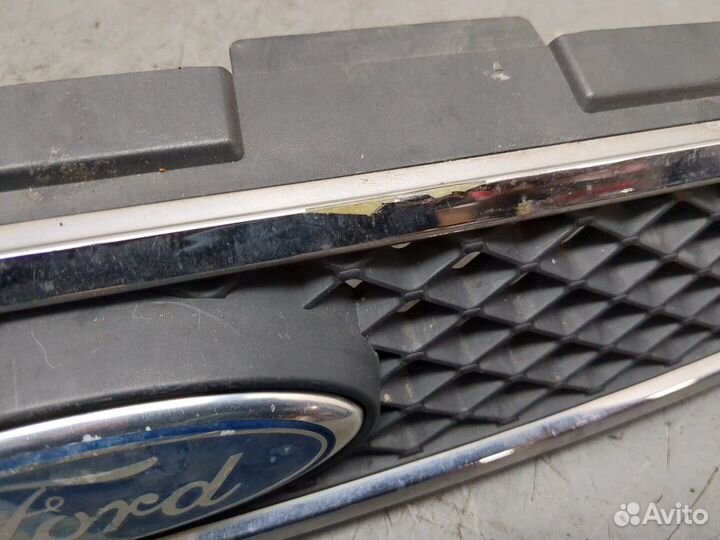 Решетка радиатора Ford Fiesta, 2005