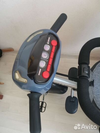 Трехколесный велосипед с родительской ручкой