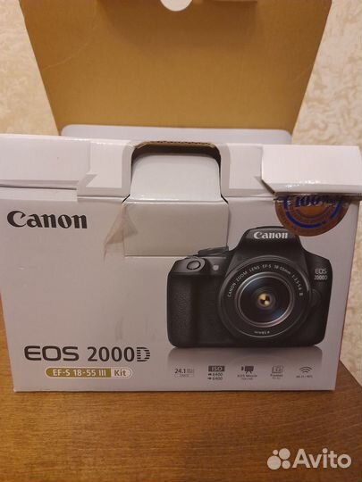 Продам фотоаппарат Canon EOS 2000D