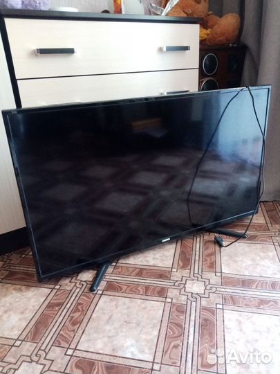 Телевизор 40